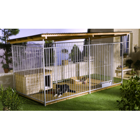 Box para perros en barrotes con suelo de madera