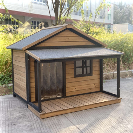 Casa grande para perros con terraza y techo a dos aguas